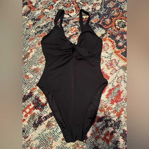 Robin Piccone Ava Plunge Underwire One-Piece Swimsuit 4 black perfect condition - Picture 8 of 9